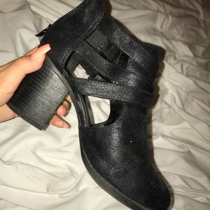 Super cute boots for sale.